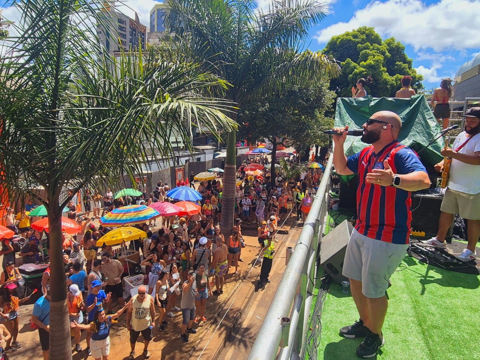 Ordinááários resgata grandes sucessos do pagode baiano e agita carnaval de BH