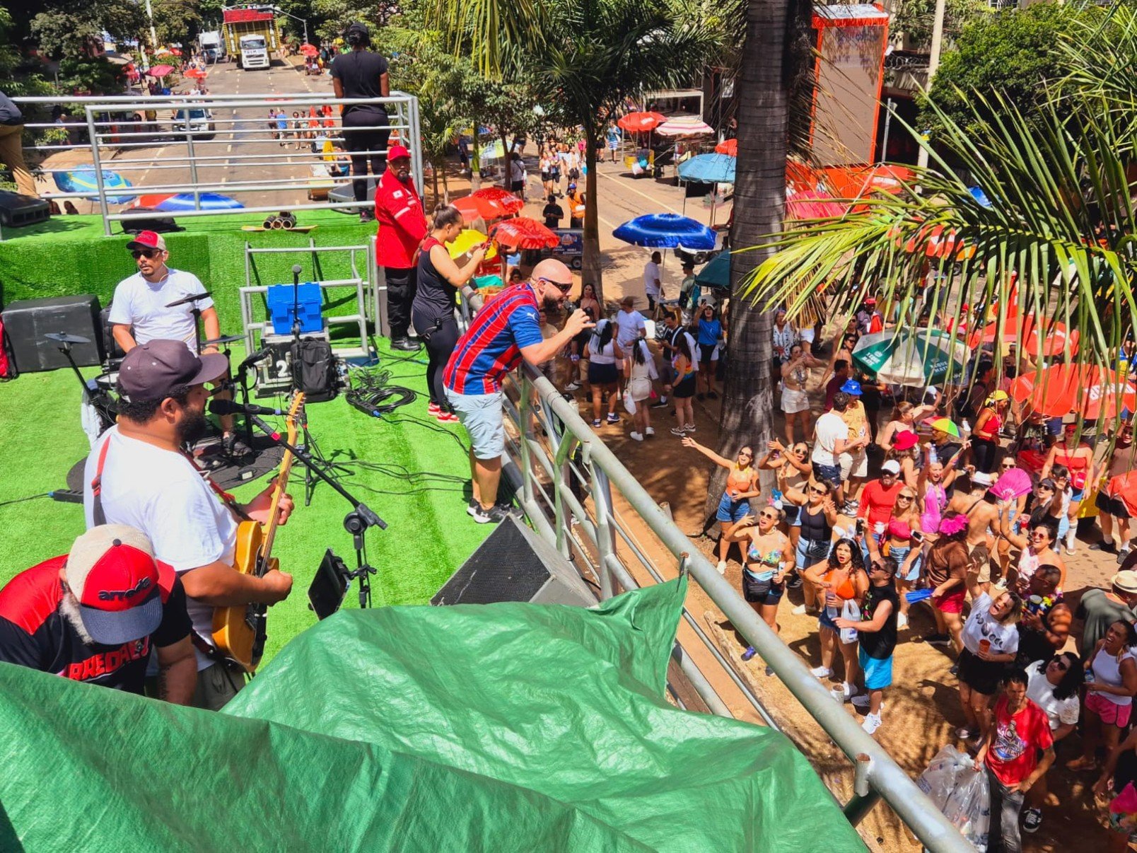 Ordinááários resgata grandes sucessos do pagode baiano e agita carnaval de BH