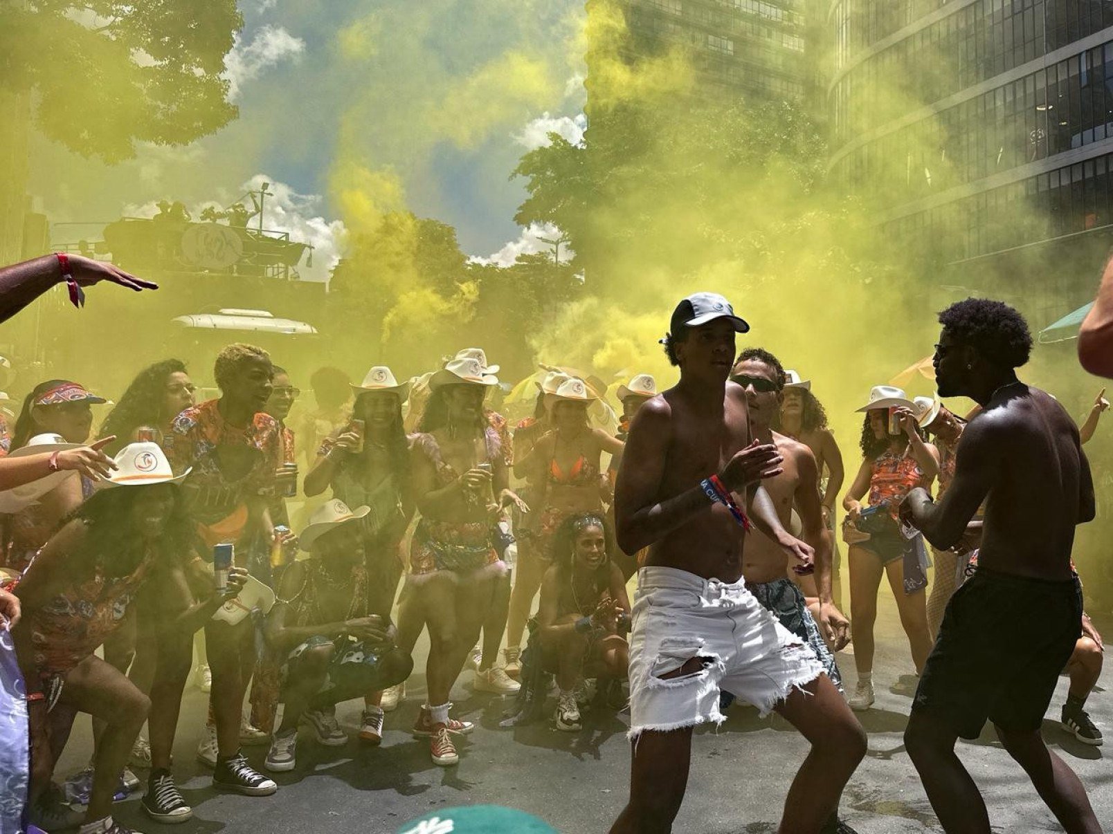 Ala do Passinho levou coreografias afiadas para o meio do cortejo