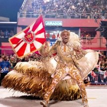 Estandartes de Mestre-Sala e Porta-Bandeira vão para duas escolas: conheça a origem do casal que simboliza as agremiações - Eduardo Hollanda FlickR Rio Carnaval