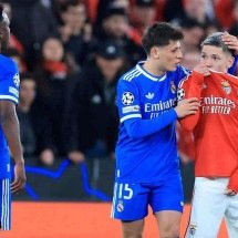 Prestianni foi racista e escondeu o xingamento na camisa - PATRICIA DE MELO MOREIRA / AFP