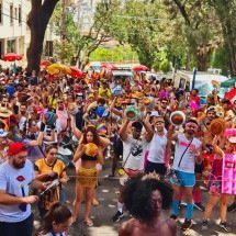 Bloco Lua de Crixtal anima foliões com hits em homenagem à Xuxa; veja fotos - Jair Amaral/EM/D.A. Press