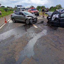 Motorista morre depois de ser 'fechado' por carreta em MG - CBMMG
