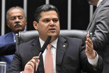 Além dos ‘penduricalhos’, Congresso tem lista de vetos à espera de Alcolumbre