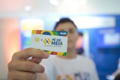 Pé-de-Meia cresce R$ 14,5 bilhões em um ano, mas perdeu quase 74 mil participantes -  (crédito: Platobr Economia)
