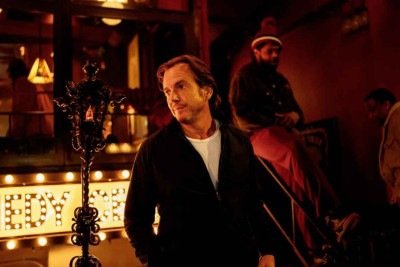 Will Arnett vive Alex, o personagem que conta os azares e desencontros de sua vida para uma plateia que, em geral, ri por solidariedade
 -  (crédito: Searchlight Pictures/Divulgação )