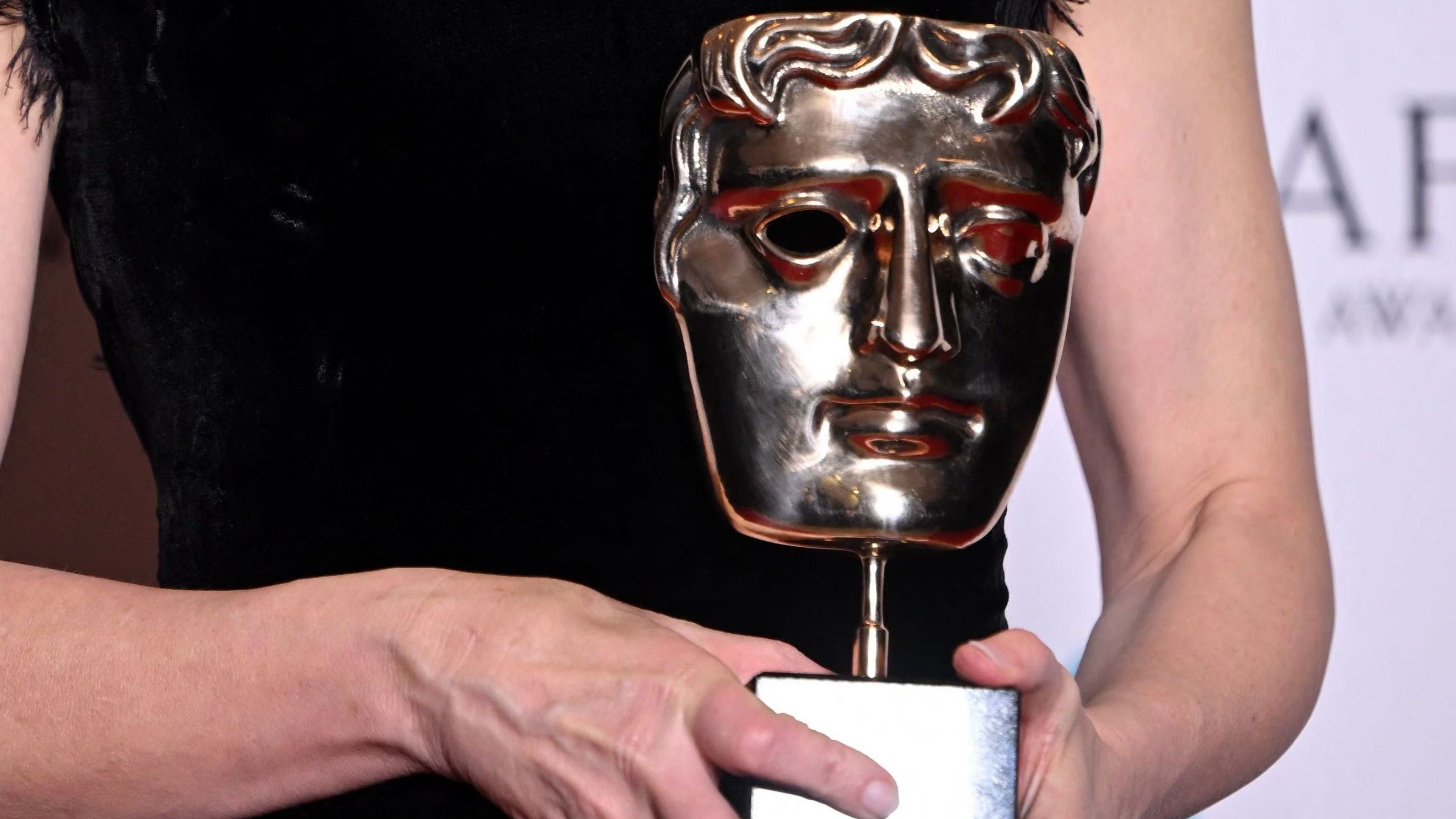 A estatueta do BAFTA, que se tornou foco de interesse no Brasil com as recentes indica&ccedil;&otilde;es de filmes nacionais e o "efeito Bafta" -  (crédito: JUSTIN TALLIS / AFP)