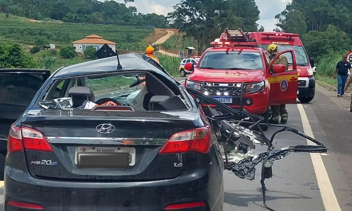 Fam&iacute;lia viajava em um ve&iacute;culo Hyundai HB20