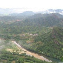 Família ergue prédio inteiro para abrigar família de 100 pessoas na China - Wikimedia Commons/Ariel Steiner