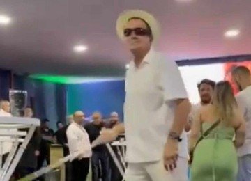 Eduardo Paes imitou pessoa cega na Sapucaí -  (crédito: Reprodução/Redes Sociais)