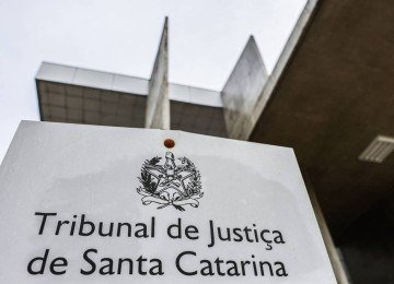 Oito dos dez servidores públicos com maiores salários em um ano no Brasil são aposentados do Tribunal de Justiça de Santa Catarina -  (crédito: Cristiano Estrela/TJSC)