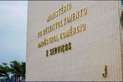 Governo nega recurso de gigantes da indústria química contra sobretaxa a importações -  (crédito: Platobr Economia)