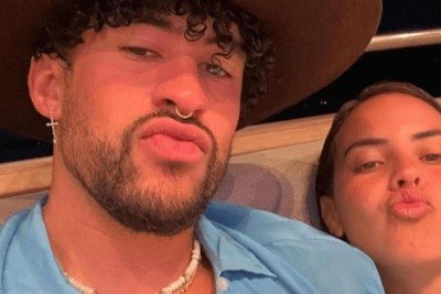 Bad Bunny e Gabriela Berlingeri tiveram um relacionamento de idas e vindas ao longo dos últimos anos -  (crédito: Instagram/ Reprodução)