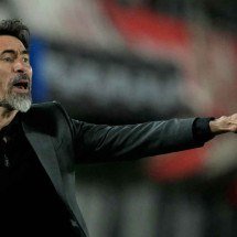 Carta aberta a Eduardo Domínguez, amigo de Verón - Juan MABROMATA / AFP – 25/9/25