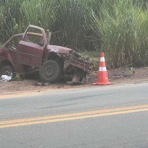 Carro parte ao meio e deixa três mortos na BR-381, em Santa Luzia - Edésio Ferreira/EM/D.A.Press
