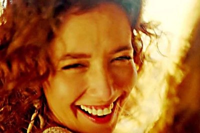 <p>A minissérie dramática “Ângela Diniz: Assassinada e Condenada” , da HBO Max, revisita o caso da socialite Ângela Diniz, assassinada em 1976 pelo então companheiro Doca Street, em um crime que chocou o Brasil.</p>
 -  (crédito:  Reprodução do Canal HBO Max Brasil)