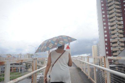 Alertas da Defesa Civil por SMS informam cidad&atilde;os sobre riscos de chuvas intensas e desastres naturais em &aacute;reas urbanas. -  (crédito: Alexandre Guzanshe/ EM/ D.A Press)