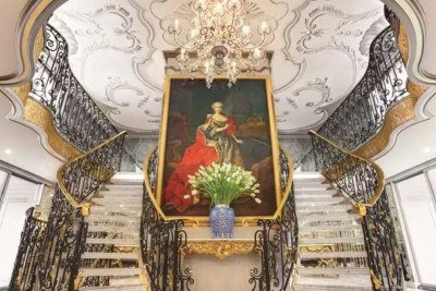 O design suntuoso do SS Maria Theresa, batizado em homenagem &agrave; Arquiduquesa, remete &agrave; opul&ecirc;ncia de um pal&aacute;cio flutuante do s&eacute;culo XVIII. -  (crédito: Uniworld/Divulga&ccedil;&atilde;o)