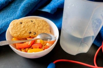 A combina&ccedil;&atilde;o de refei&ccedil;&otilde;es estrat&eacute;gicas e hidrata&ccedil;&atilde;o adequada &eacute; fundamental para otimizar o desempenho e a recupera&ccedil;&atilde;o nos treinos -  (crédito: iStock)