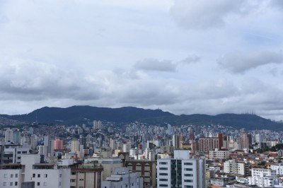 Carlos Drummond de Andrade escreveu em seu belo poema 'Triste Horizonte', protestando contra a minera&ccedil;&atilde;o na Serra do Curral (adoro, s&oacute; BH tem uma serra com esse nome), que a cidade n&atilde;o era provinciana como as outras -  (crédito: Gladyston Rodrigues/EM/D.A Press)