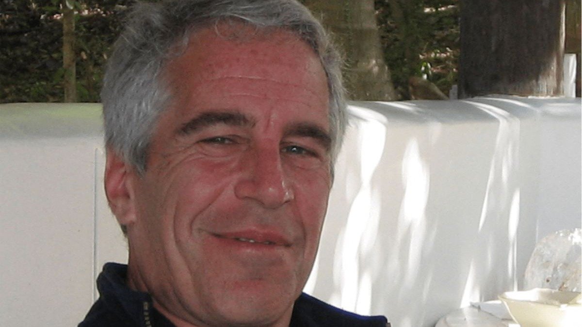 Jeffrey Epstein, figura central do esc&acirc;ndalo de tr&aacute;fico sexual, cuja hist&oacute;ria &eacute; retratada em diversas produ&ccedil;&otilde;es audiovisuais. -  (crédito: HANDOUT)