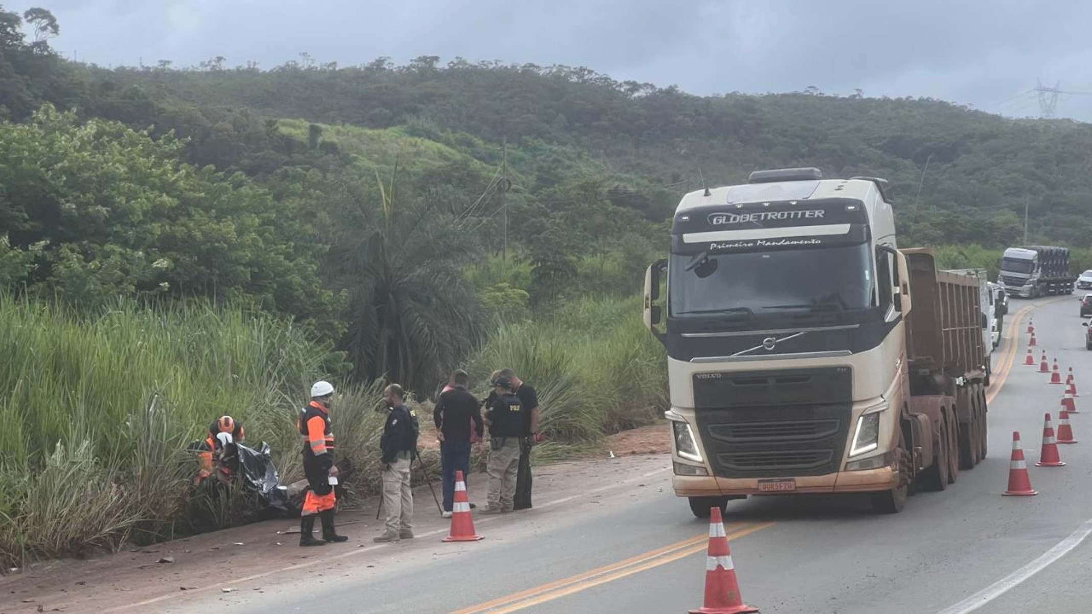 Acidente deixou três mortos e um ferido gravemente-Edésio Ferreira/EM/D.A.Press