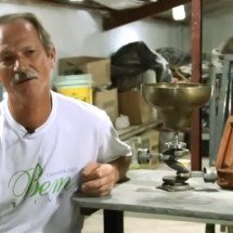 De Uberaba para o mundo: lâmpada de garrafa PET desenvolvida por brasileiro inspira projetos em mais de 15 países - Reproduc?a?o/YouTube