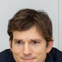 Ashton Kutcher revela que novo papel o fez aceitar as próprias imperfeições - Wikimedia Commons / © European Union, 2026