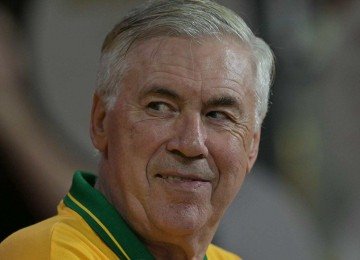Carlo Ancelotti, treinador da Seleção Brasileira, no camarote da Marquês de Sapucaí     -  (crédito: Nelson Almeida/AFP)