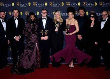 O diretor Paul Thomas Anderson e o elenco de "Uma batalha ap&oacute;s a outra", que faturou quatro premia&ccedil;&otilde;es no Bafta 2026

 -  (crédito: Justin Tallis/AFP)