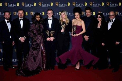 O diretor Paul Thomas Anderson e o elenco de "Uma batalha ap&oacute;s a outra", que faturou quatro premia&ccedil;&otilde;es no Bafta 2026

 -  (crédito: Justin Tallis/AFP)