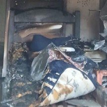 Idoso acamado se arrasta até chuveiro para fugir das chamas em BH - CBMMG / Reprodução