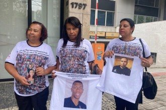 Maria Regina da Silva, Jacira Costa, mãe do Thiago Matheus e Iracema de Oliveira, esposa Eliandro Batista de Passos -  (crédito: Mariana Costa/EM/D.A PRESS)