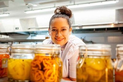 A chef Ana Gabi leva del&iacute;cias mineiras criadas por ela para a feira Ess&ecirc;ncia do Vinho, no Porto
 -  (crédito: Marcos Le&atilde;o/Divulga&ccedil;&atilde;o)