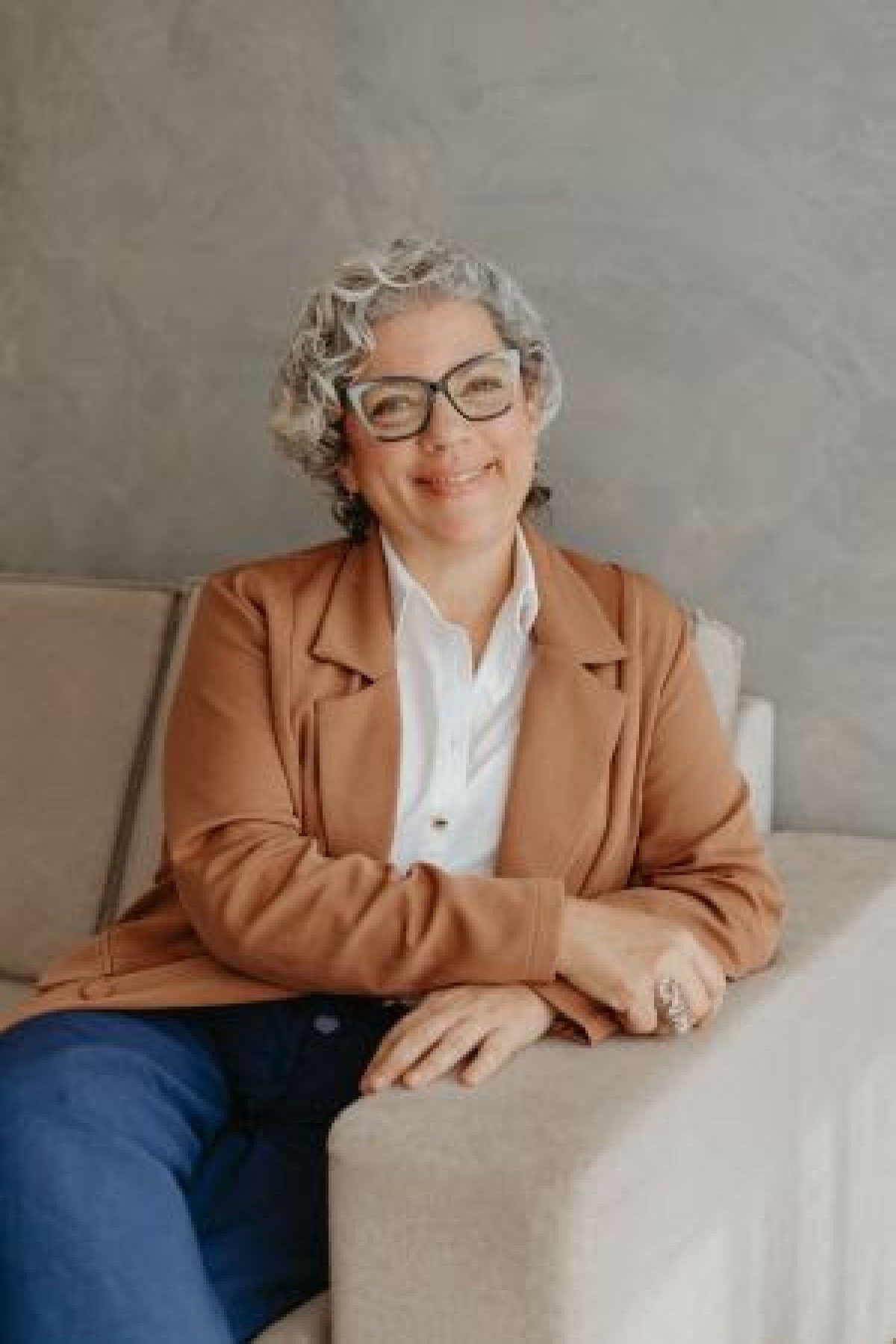 Alessandra Ribeiro &eacute; pediatra e hebiatra, com um olhar especializado em medicina integrativa e antroposofia