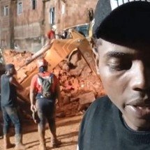 Dor inigualável, diz jovem que perdeu 5 parentes nas chuvas em Juiz de Fora - Bruno Barros/EM/D.A. Press