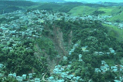 Deslizamentos, alagamentos e estragos nas estruturas da cidade foram registrados após fortes chuvas -  (crédito: Governo de Minas/Divulga&ccedil;&atilde;o)