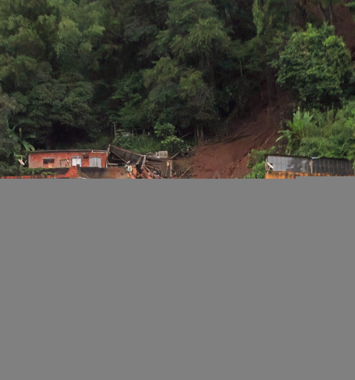 O transporte público de Juiz de Fora (MG), na Zona da Mata mineira, foi suspenso nesta terça-feira (24)