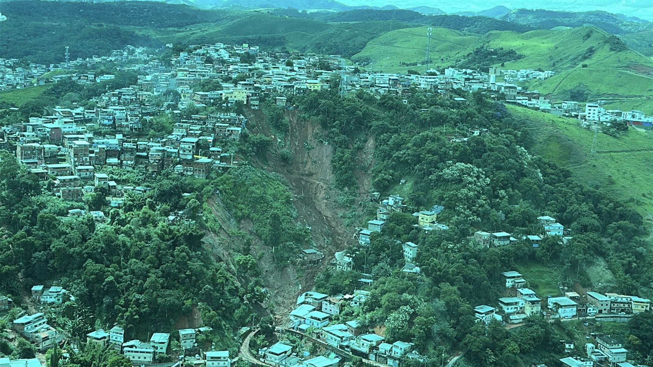 Deslizamentos, alagamentos e estragos nas estruturas da cidade foram registrados ap&oacute;s fortes chuvas