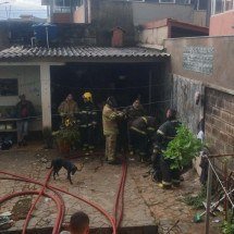 BH: homem é encontrado carbonizado e com chave de fenda no pescoço - CBMMG / Divulga&ccedil;&atilde;o