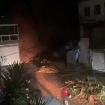 Juiz de Fora: chuvas desta quarta-feira derrubam mais casas - Reprodu&ccedil;&atilde;o