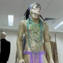 Ney Matogrosso expõe figurinos históricos em Santos - Reprodução de vídeo/TV Globo