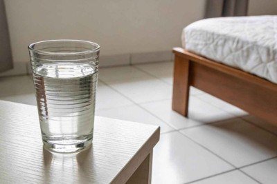 O que acontece com seu intestino ao tomar água em jejum logo ao acordar -  (crédito: Tupi)