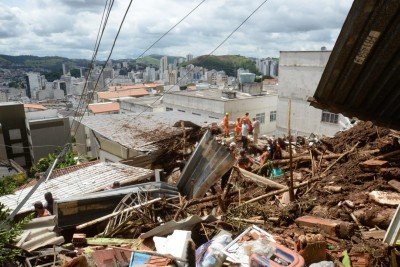 Corpo de Bombeiros contabilizou 30 mortes até a manhã desta quarta-feira (25/2) -  (crédito: Túlio Santos/EM/DA Press)