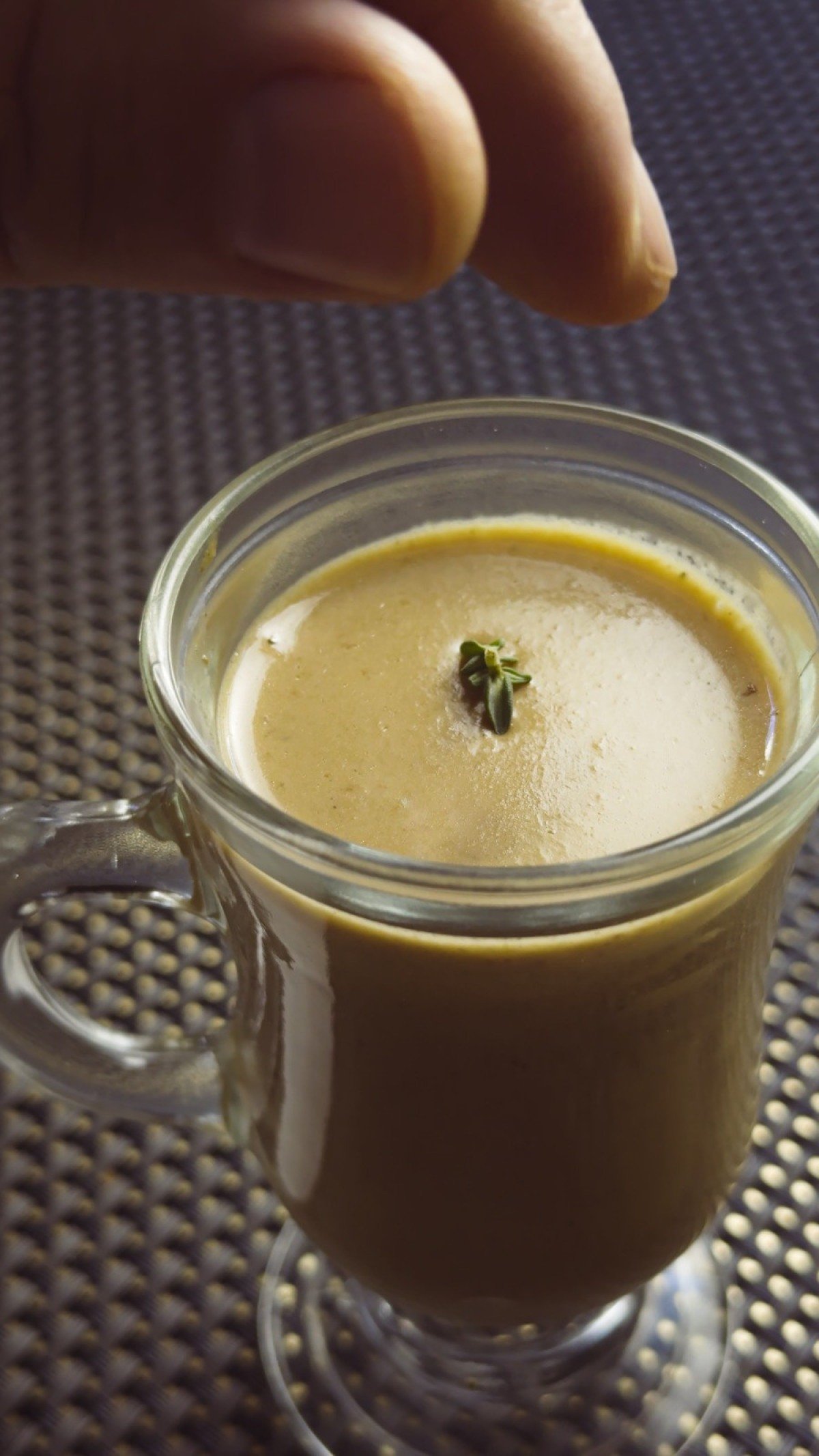 Cappuccino de cogumelo do chef Renato Quintino