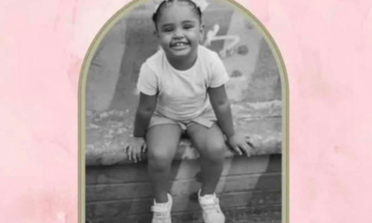 Tinha 5 anos. Morte informada pela Escola Municipal Vereador Raymundo Hargreaves, onde ela estudava