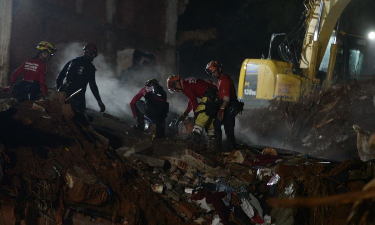 Bairro Parque Burnier foi um dos mais atingidos pelas chuvas em Juiz de Fora -Túlio Santos/EM/D.A.Press