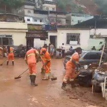 Juiz de Fora: garis se unem a moradores na missão de limpar casas e ruas  - Mateus Parreiras/EM/D.A Press