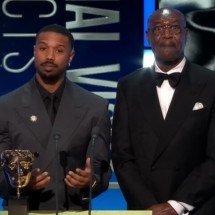 Ativista com Tourette profere insulto racista a Michael B. Jordan no Bafta - Reprodução