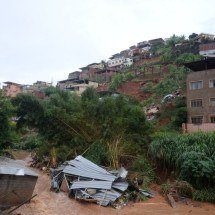 Zona da Mata: moradores de cidades atingidas por chuvas poderão sacar FGTS - T&uacute;lio Santos/EM/D.A Press